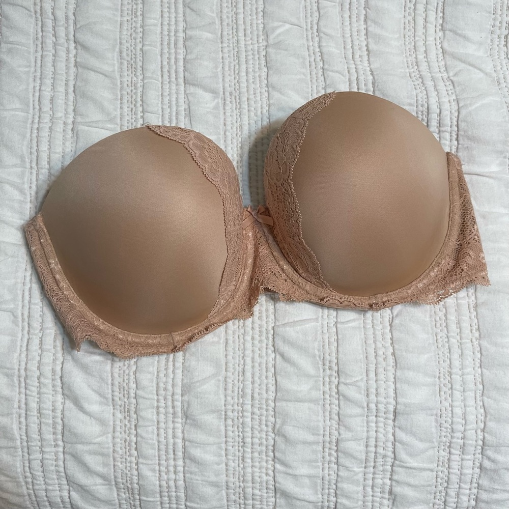 Victoria’s Secret strapless bra